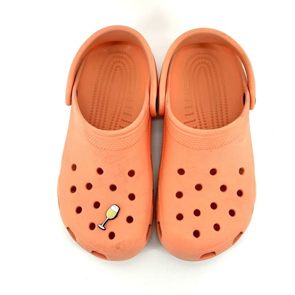 Crocs Classic Clog Slip-On Melon Peach Coral Wine Glass Charm Womens Size 7 - Picture 2 of 5